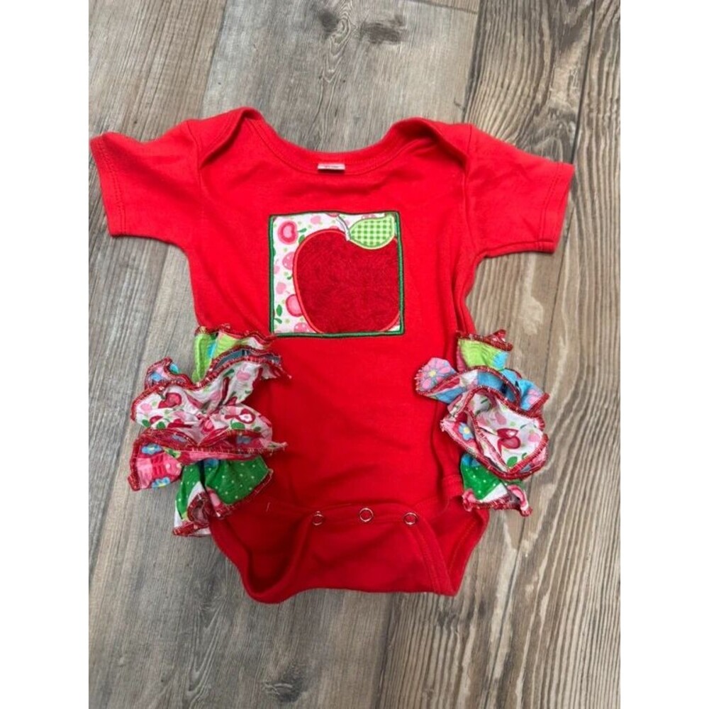 Bodysuit with ruffle butt